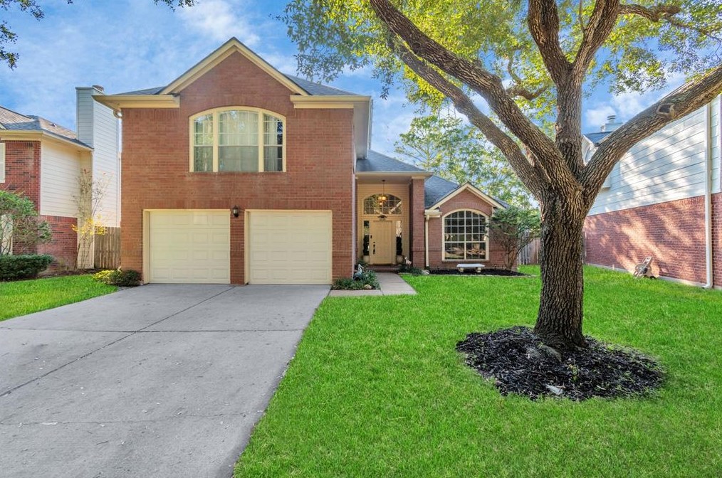4210 W Meadows Dr, Sugar Land, TX 77479