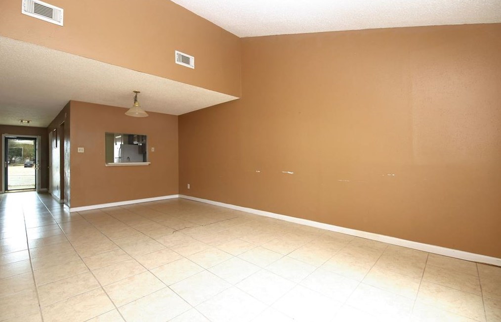 2148 Greenbriar Colony Dr, Houston TX  77032-2073 exterior