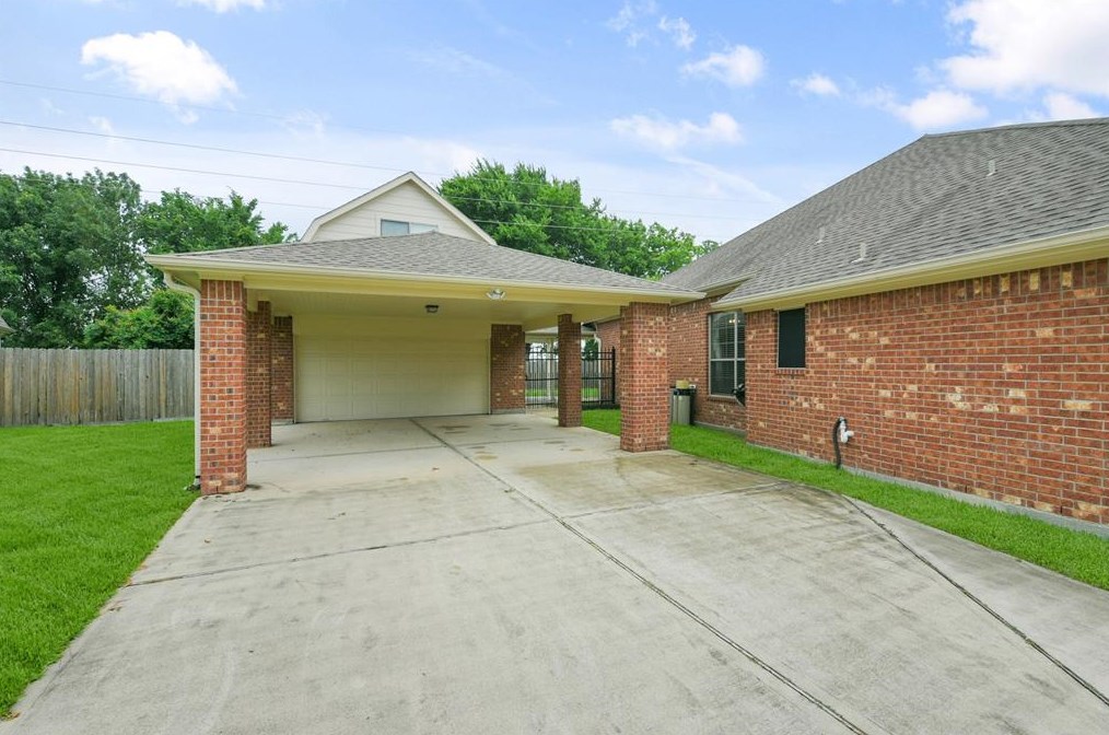 2403 Saddlebred Lane, Manvel, TX 77578