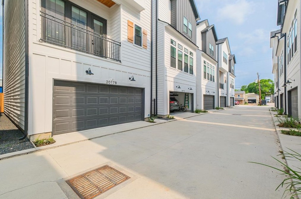 2017 Lou Ellen Ln #b, Houston, TX 77018