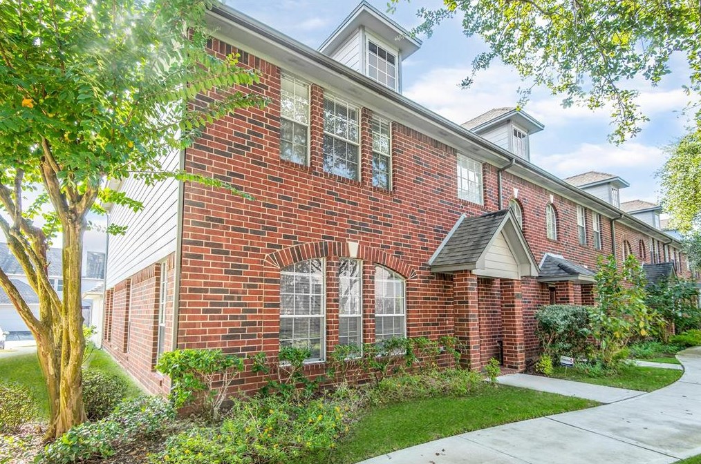 1241 El Camino Village Dr, Houston, TX 77058-3078
