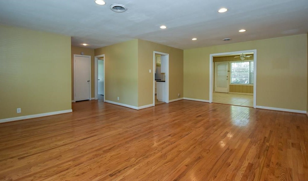 8526 Greenbush St, Houston TX  77025-3846 exterior