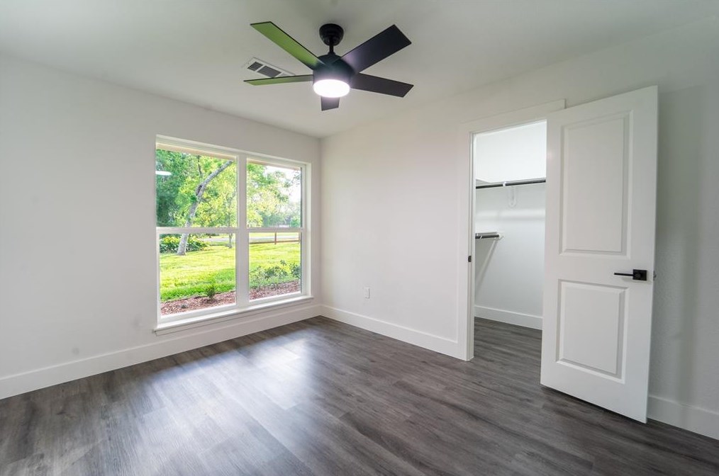 7387 Sims Dr, Houston TX  77061-2642 exterior