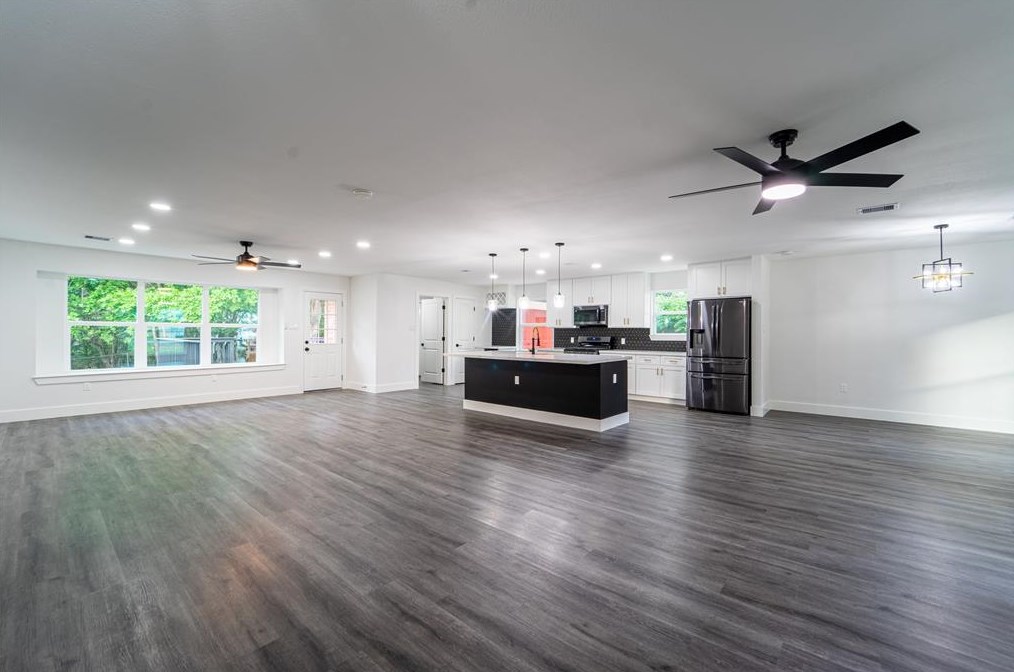 7387 Sims Dr, Houston TX  77061-2642 exterior