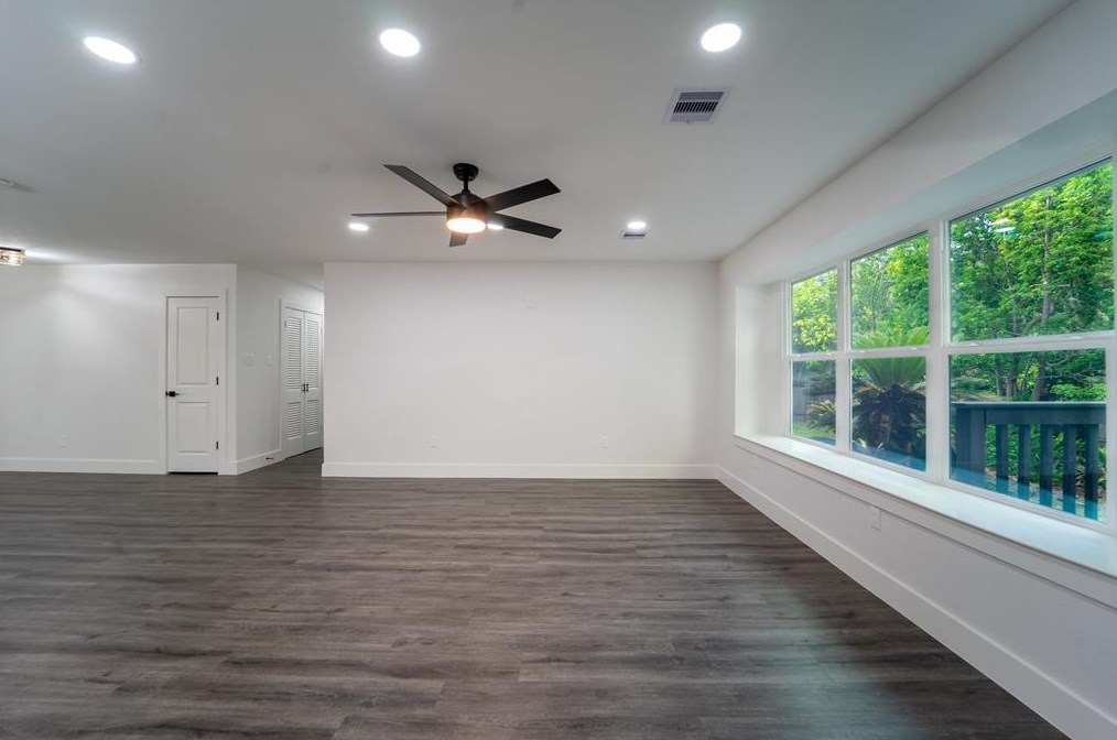 7387 Sims Dr, Houston TX  77061-2642 exterior