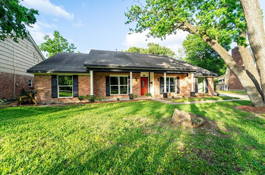 7387 Sims Dr, Houston TX  77061-2642 exterior