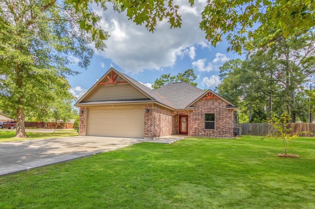 13390 Moss Hill Dr, Beaumont, TX 77713-9400