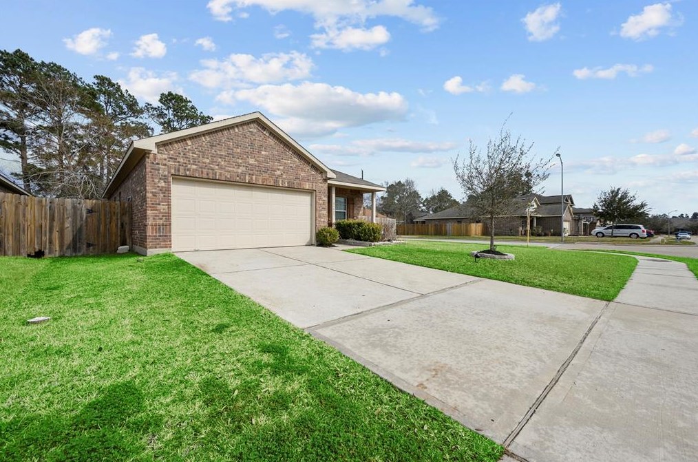 24602 Sandusky Dr, Tomball, TX 77375-5676