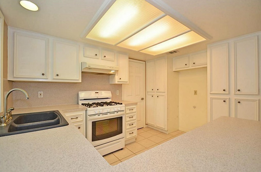 2222 Brook View Ln, Sugar Land TX  77479-2259 exterior