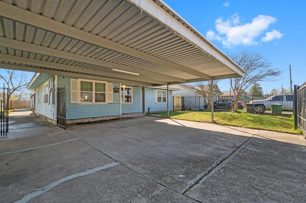 9716 Edgeworth St, Houston, TX 77093