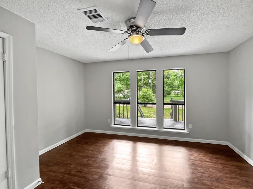 107 White Oak Dr, Roman Forest TX 77357-4224 exterior