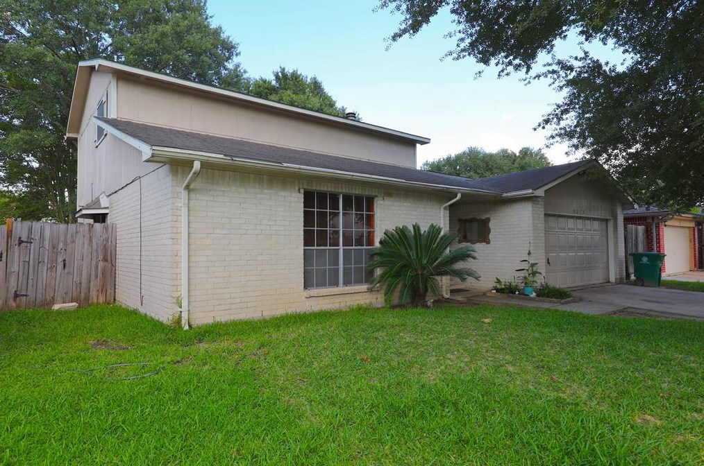 8322 Daycoach Ln, Houston, TX 77064