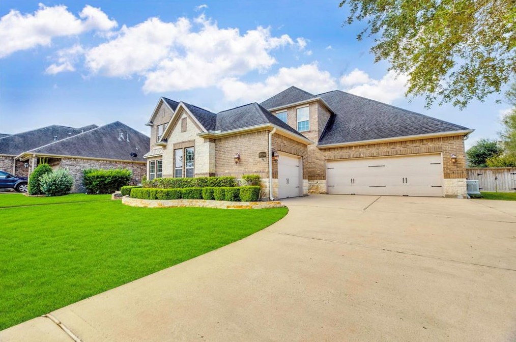 32210 Waterford Crest Ln, Fulshear, TX 77441