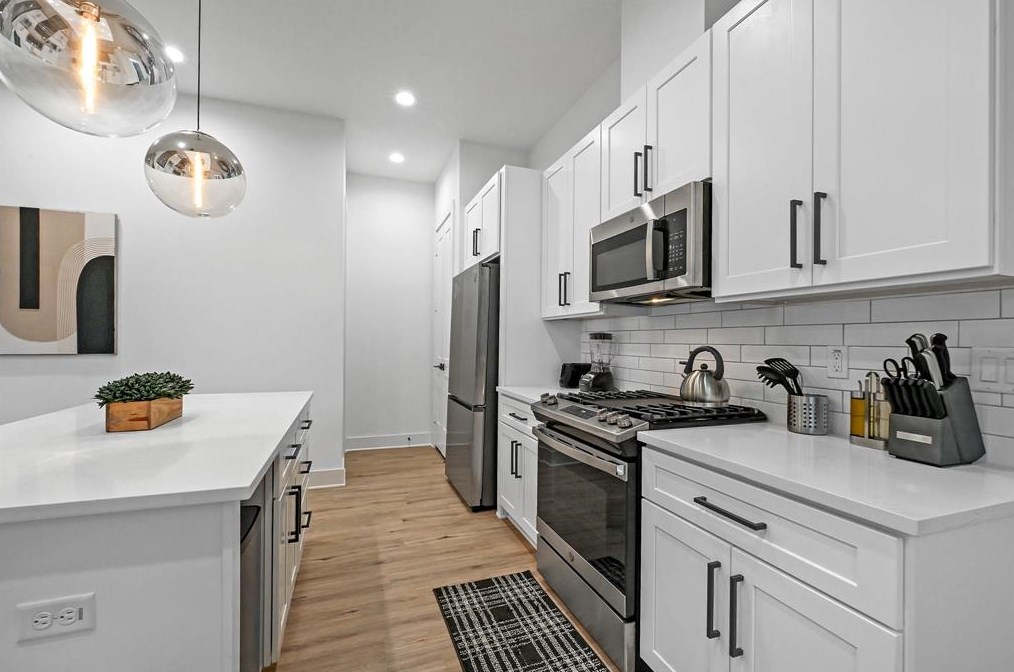 6814 Burkett St, Houston, TX 77021