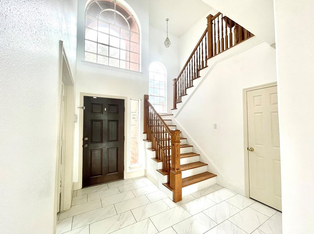 11912 Dinosaur Valley Dr, Sugar Land, TX 77498-7360