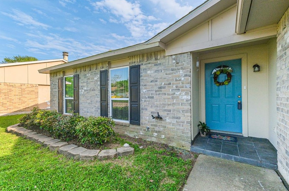 24323 Broken Bow Ln, Hockley, TX 77447