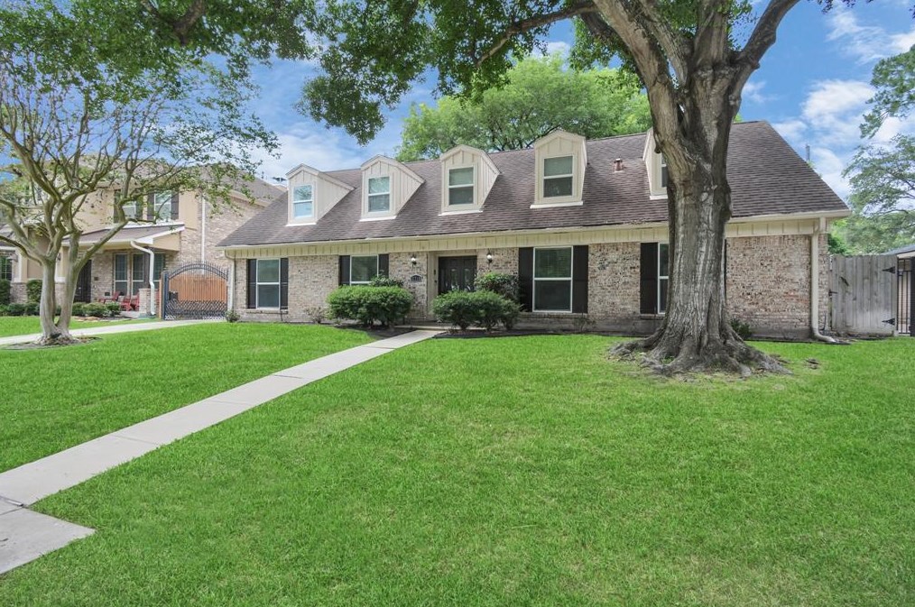 12710 Barryknoll Ln, Houston, TX 77024