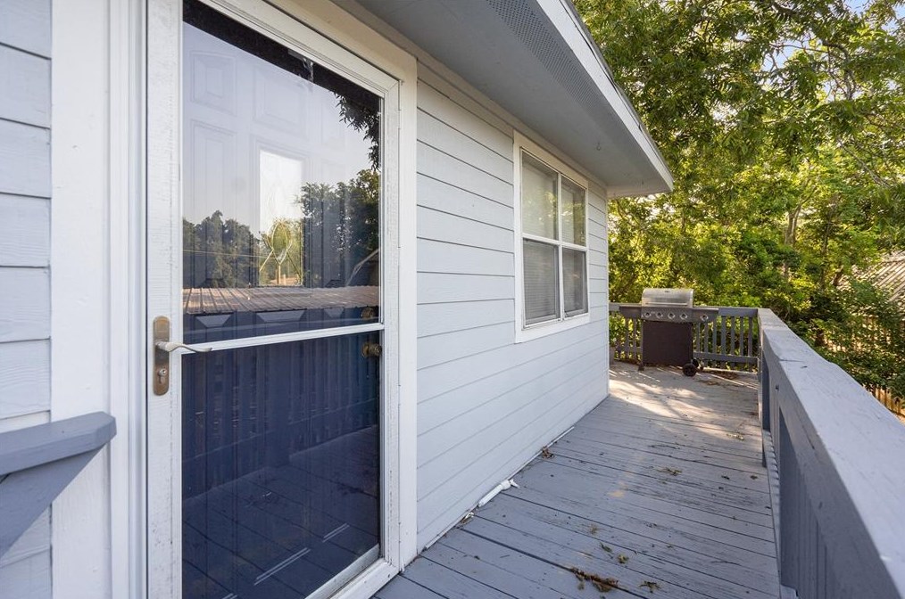 336 Reppert St #a, Bacliff, TX 77518