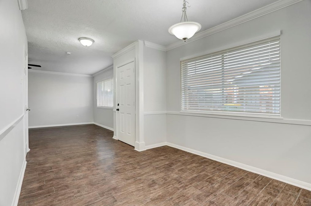 1907 Bahama Dr, Taylor Lake Village TX  77586-2968 exterior