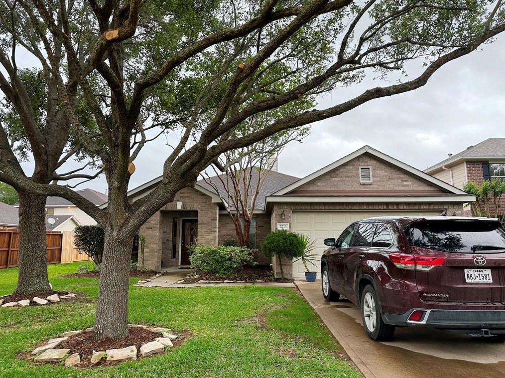 2211 Winding Hollow Dr, Katy, TX 77450