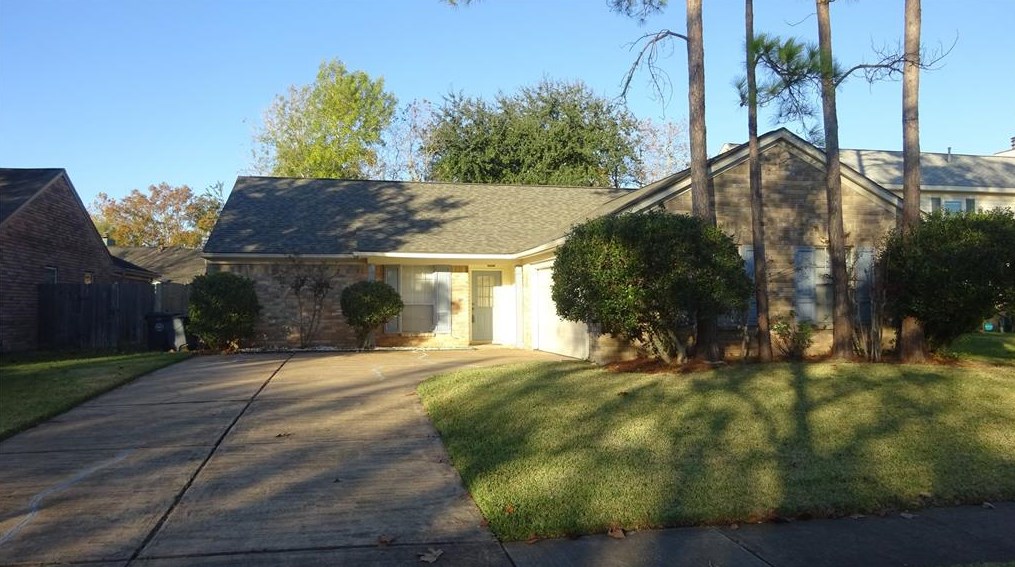 3319 Green Fields Dr, Sugar Land, TX 77479