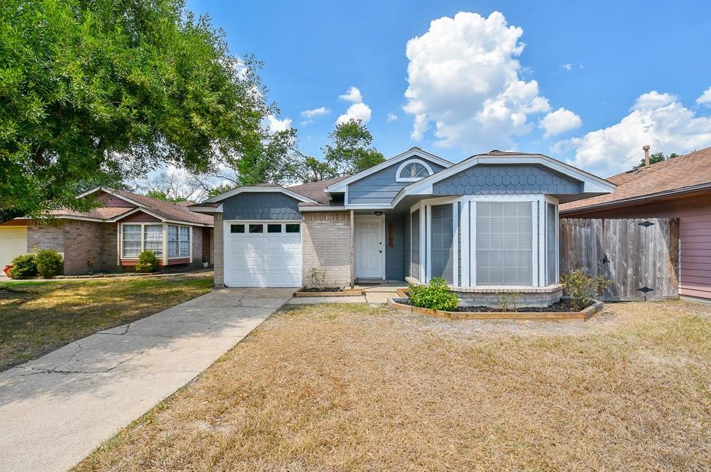9306 Rippling Fields Dr, Houston, TX 77064-4516