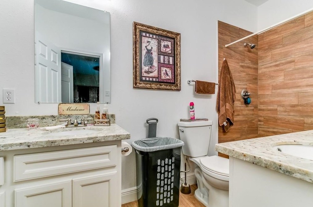 4742 19th St, Bacliff, TX 77518