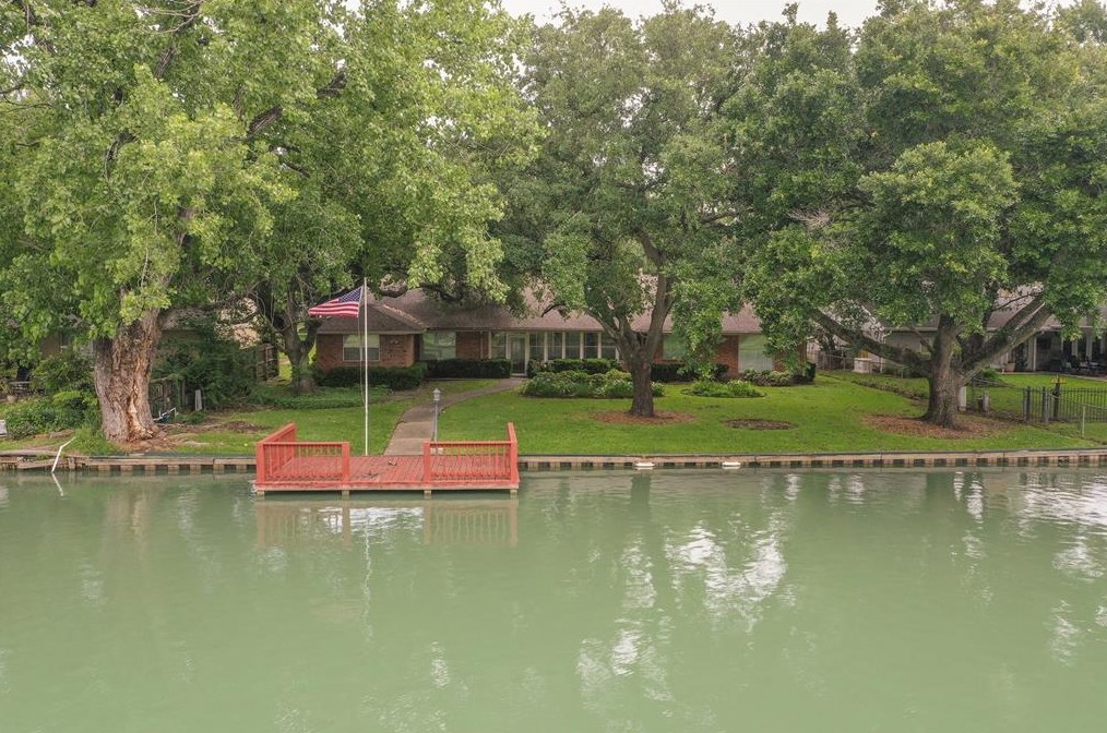 838 Bel Mar St, Sugar Land, TX 77478