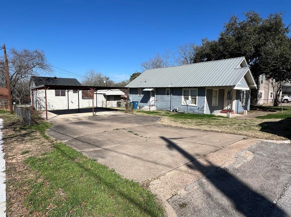 220 Tesch St, Bellvue, TX 77418-2332