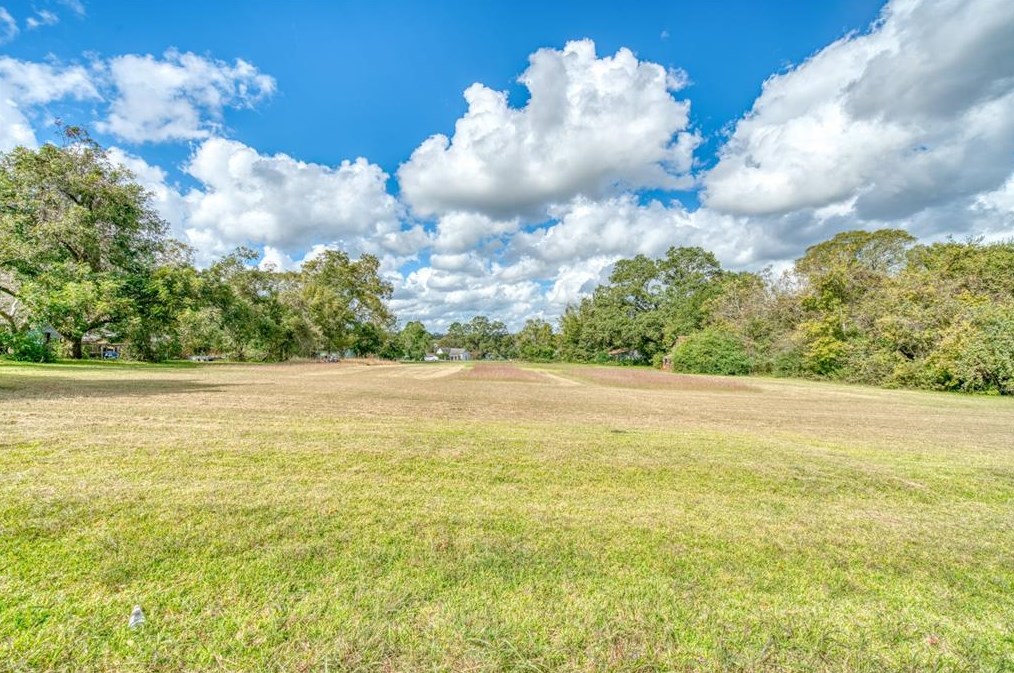 413 &amp 437 N Mechanic St, Bellvue, TX 77418