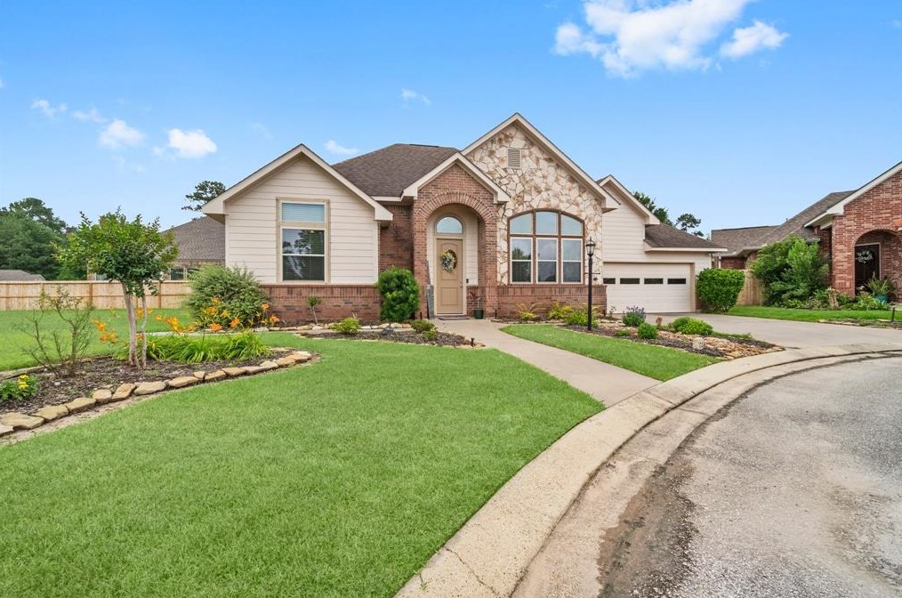 104 Sunrise Ct, Livingston, TX 77351-8606