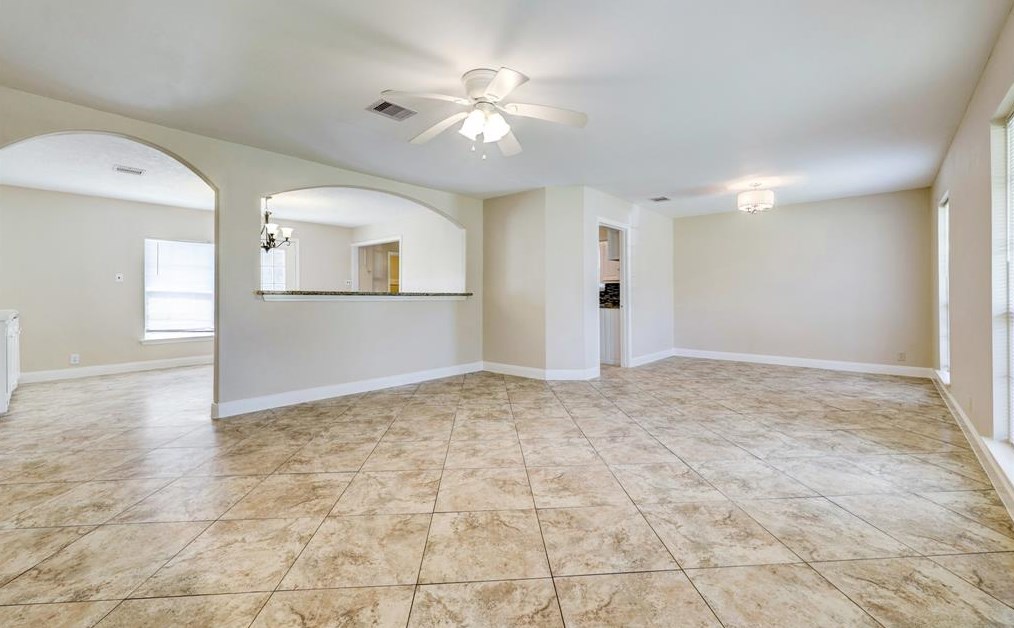 7702 Glenbrae St, Houston, TX 77061