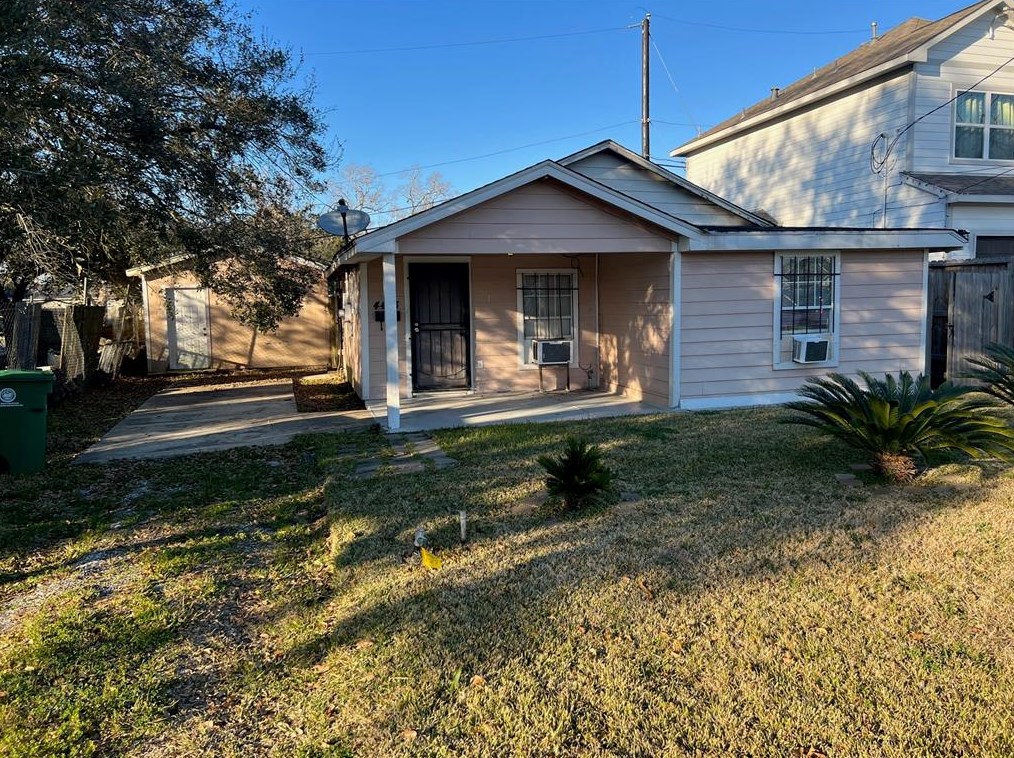 4433 Sterling St, Houston TX  77051-2639 exterior