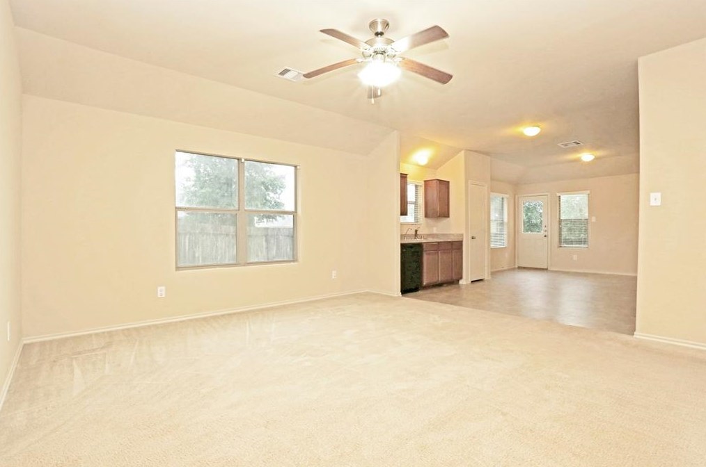 1611 Leafhopper Ln, Conroe, TX 77301