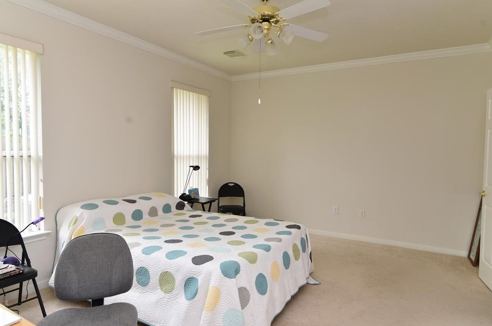 71 N Country Gate Cir, Conroe, TX 77384