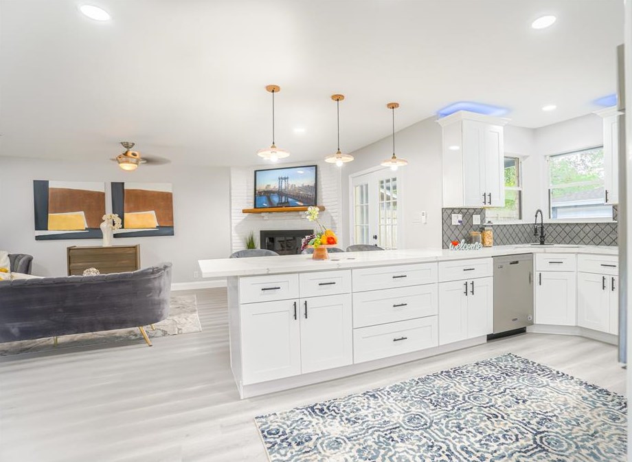 7818 Braes Mdw Dr, Houston TX  77071-1301 exterior