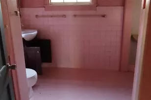 1370 Plum St, Beaumont, TX 77703 - Photo 12