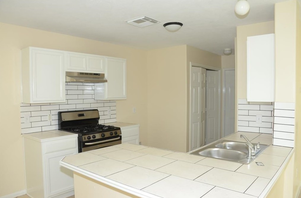 12666 Ashford Riv, Houston TX  77072-5663 exterior