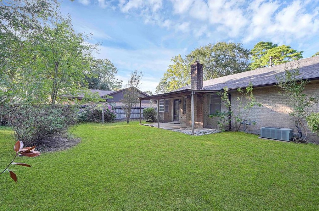 24007 Spg Briar Ln, Spring TX 77373-6344 exterior