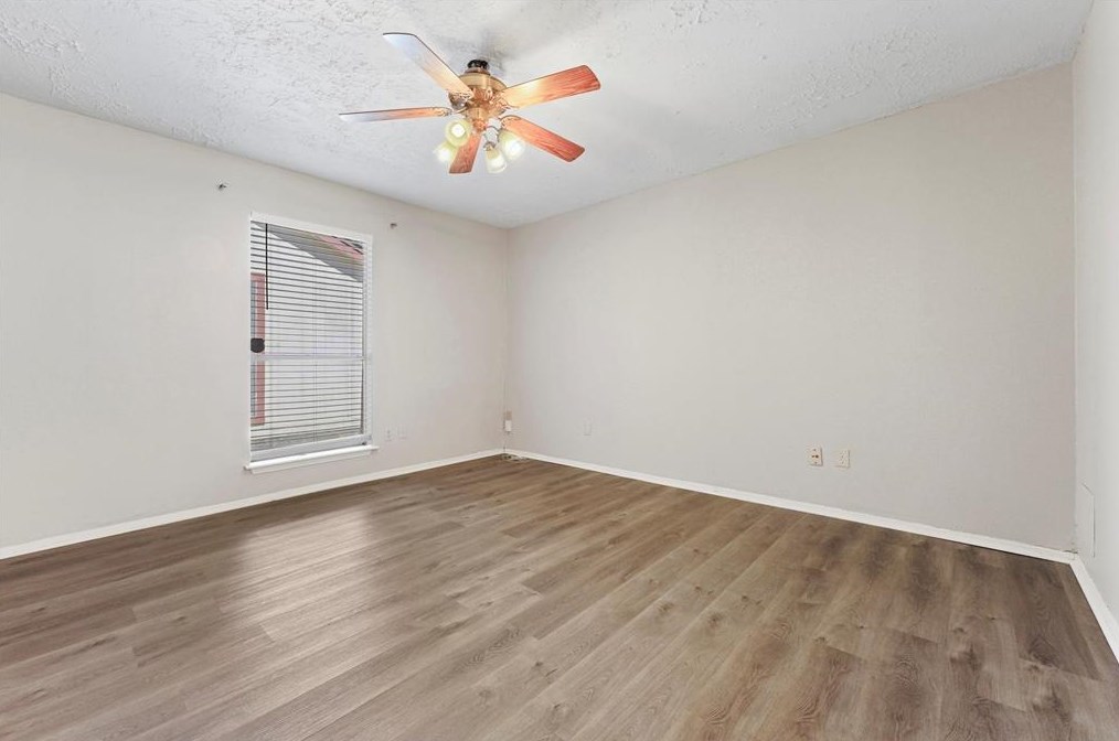 7219 Sunlight Ln, Houston TX  77095-1411 exterior