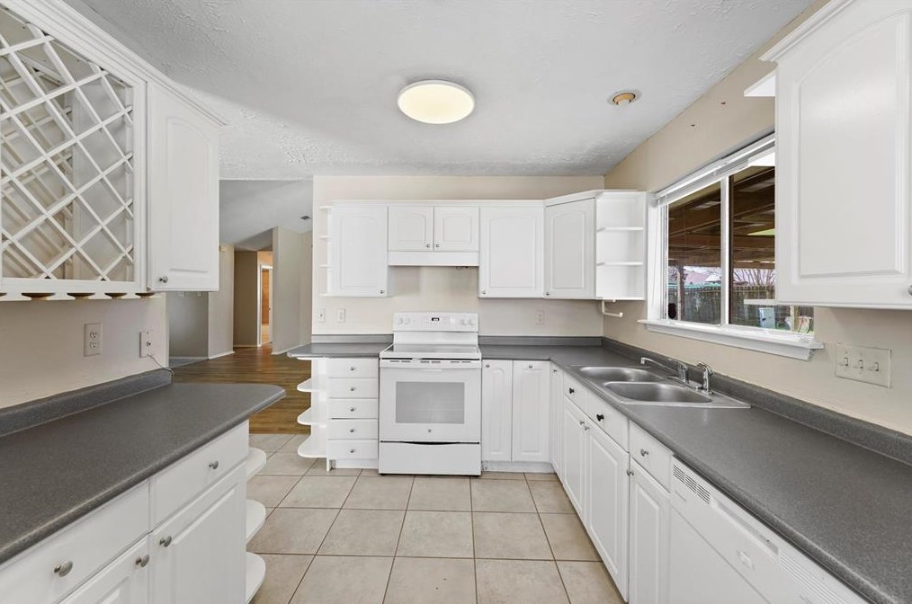 7219 Sunlight Ln, Houston TX  77095-1411 exterior