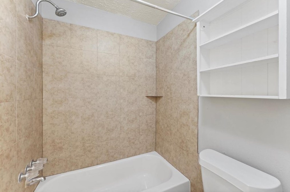 7219 Sunlight Ln, Houston TX  77095-1411 exterior