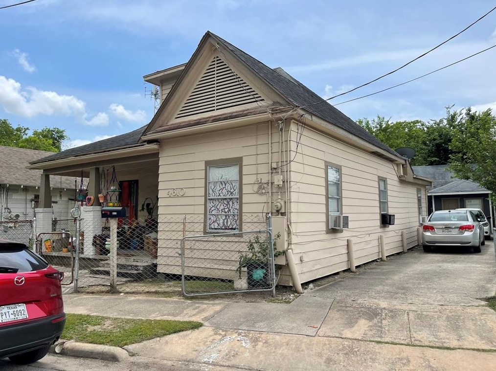 4610 Schroeder St, Houston, TX 77011
