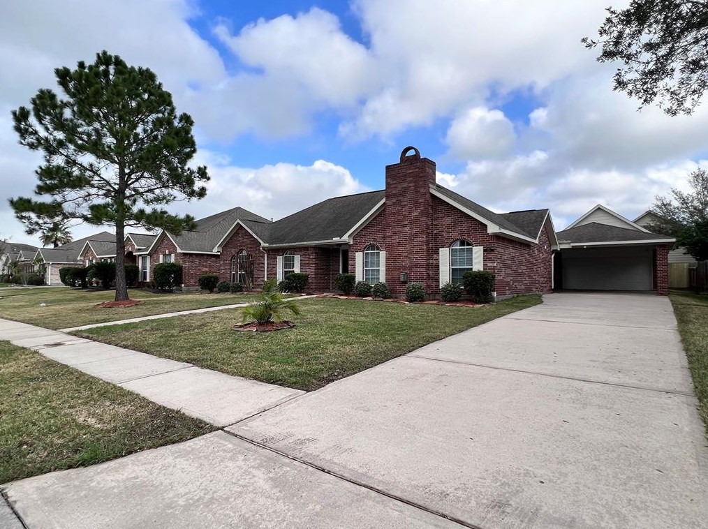 320 Primrose Ln, League City, TX 77573