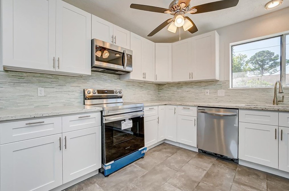 5031 Pr Rdg Rd, Houston TX  77053-4433 exterior