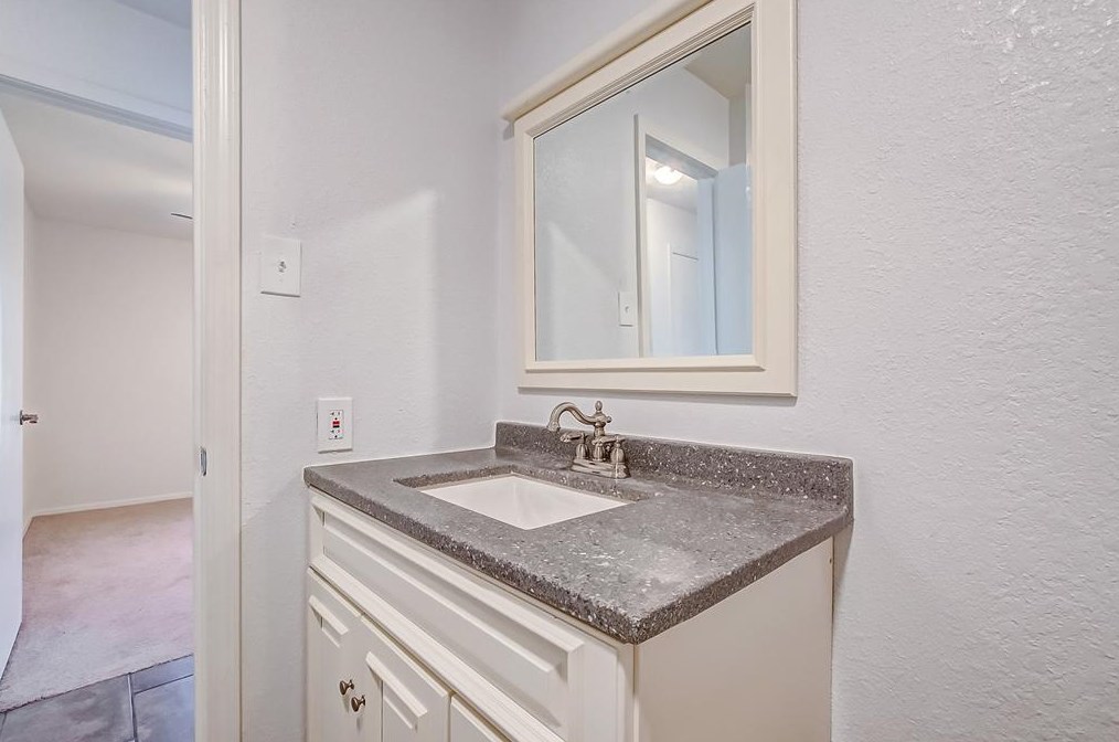 5031 Pr Rdg Rd, Houston TX  77053-4433 exterior