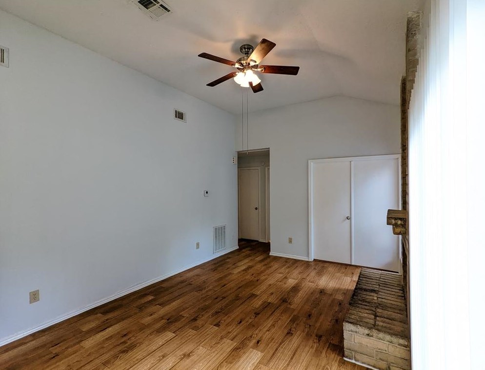 9131 Golden Sunshine Dr, Houston TX  77064-4523 exterior