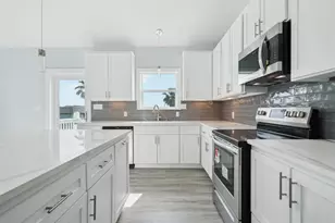 2115 Seahorse Ln, Port Bolivar, TX 77650 - Photo 4