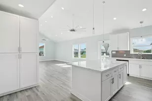 2115 Seahorse Ln, Port Bolivar, TX 77650 - Photo 10