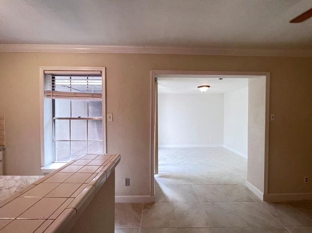 11805 Algonquin Dr, Houston, TX 77089